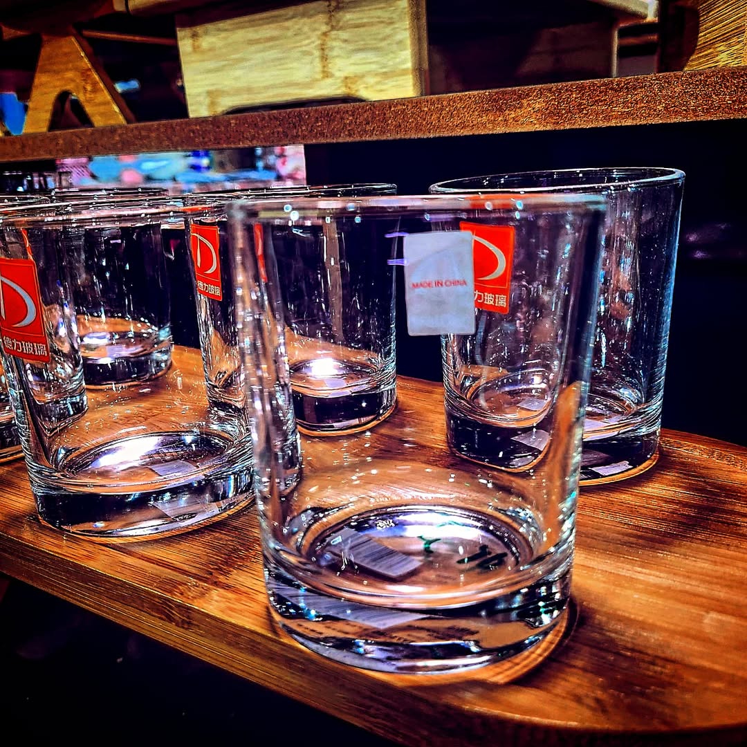 نیم لیوان طرح ساده وارداتی بسیار شفاف برند دلی